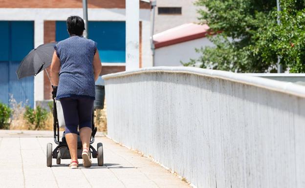 Más ayudas para excedencias por cuidado de hijos: hasta 350 euros al mes