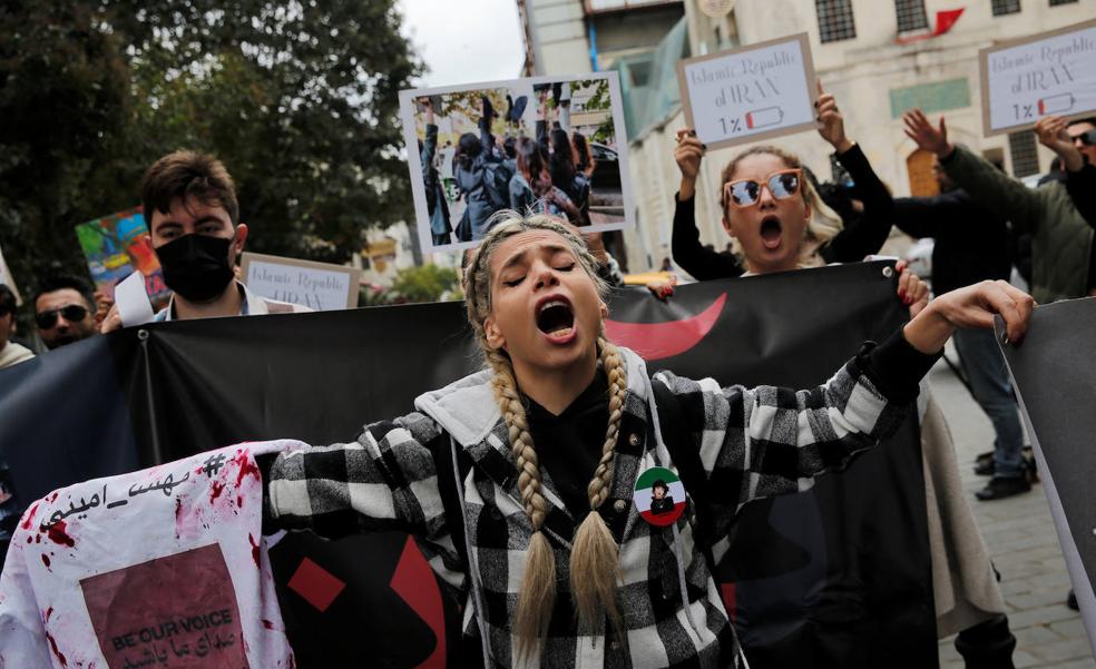 Una española de 24 años es detenida en Irán durante las protestas por la muerte de Amini