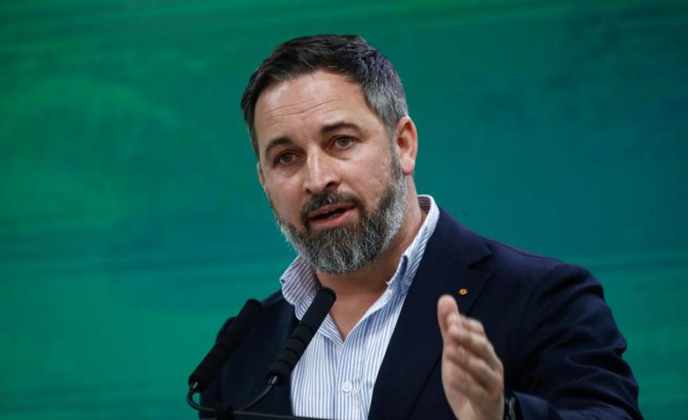 Abascal insta al PP a presentar una moción de censura