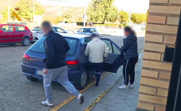 Detenido un chico de 14 años tras apuñalar a otro de 18 en los quintos de Cenicero