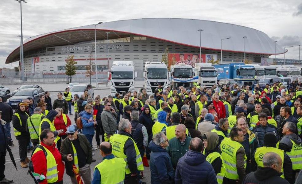 Los transportistas suspenden el paro tras su bajo impacto