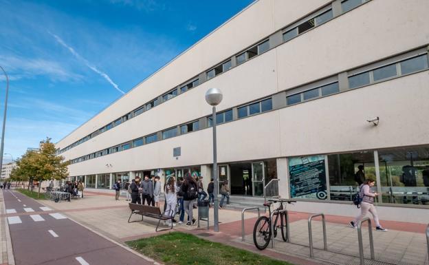 Alumnos de los IES Comercio y Valle de Cidacos se suman a la protesta del lunes por la falta de profesores