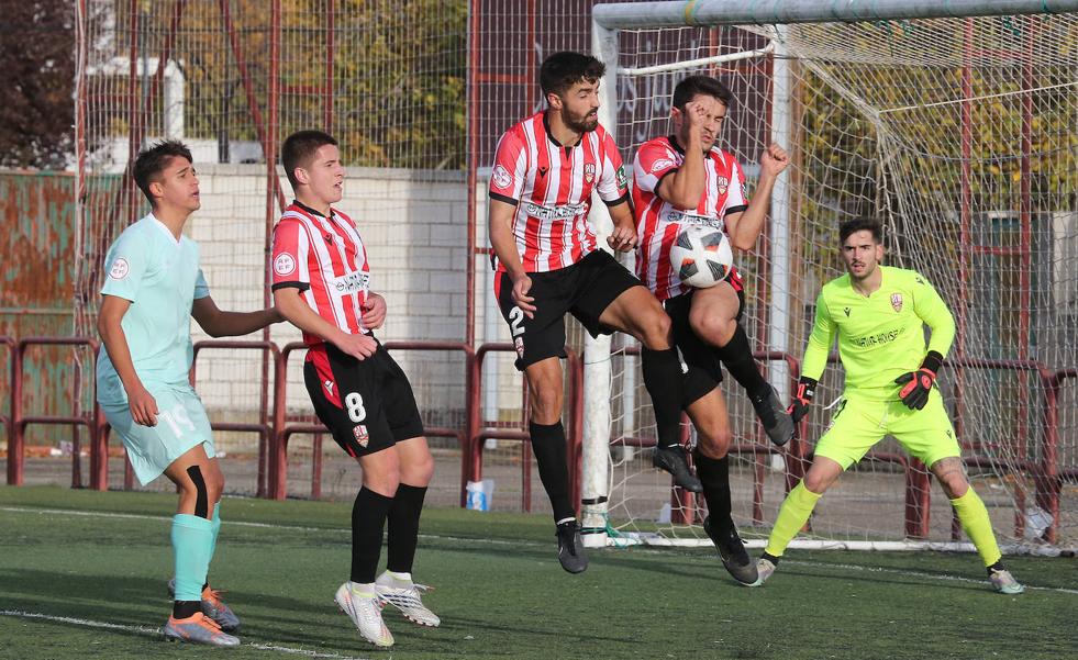 La UD Logroñés B pasa por encima del Arenas de Getxo