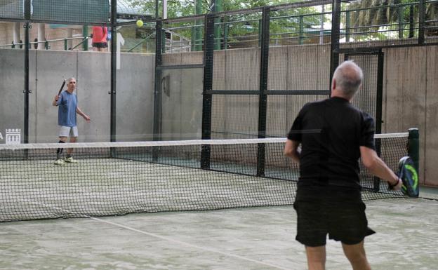 Logroño Deporte renovará todas las pistas de pádel de Las Norias