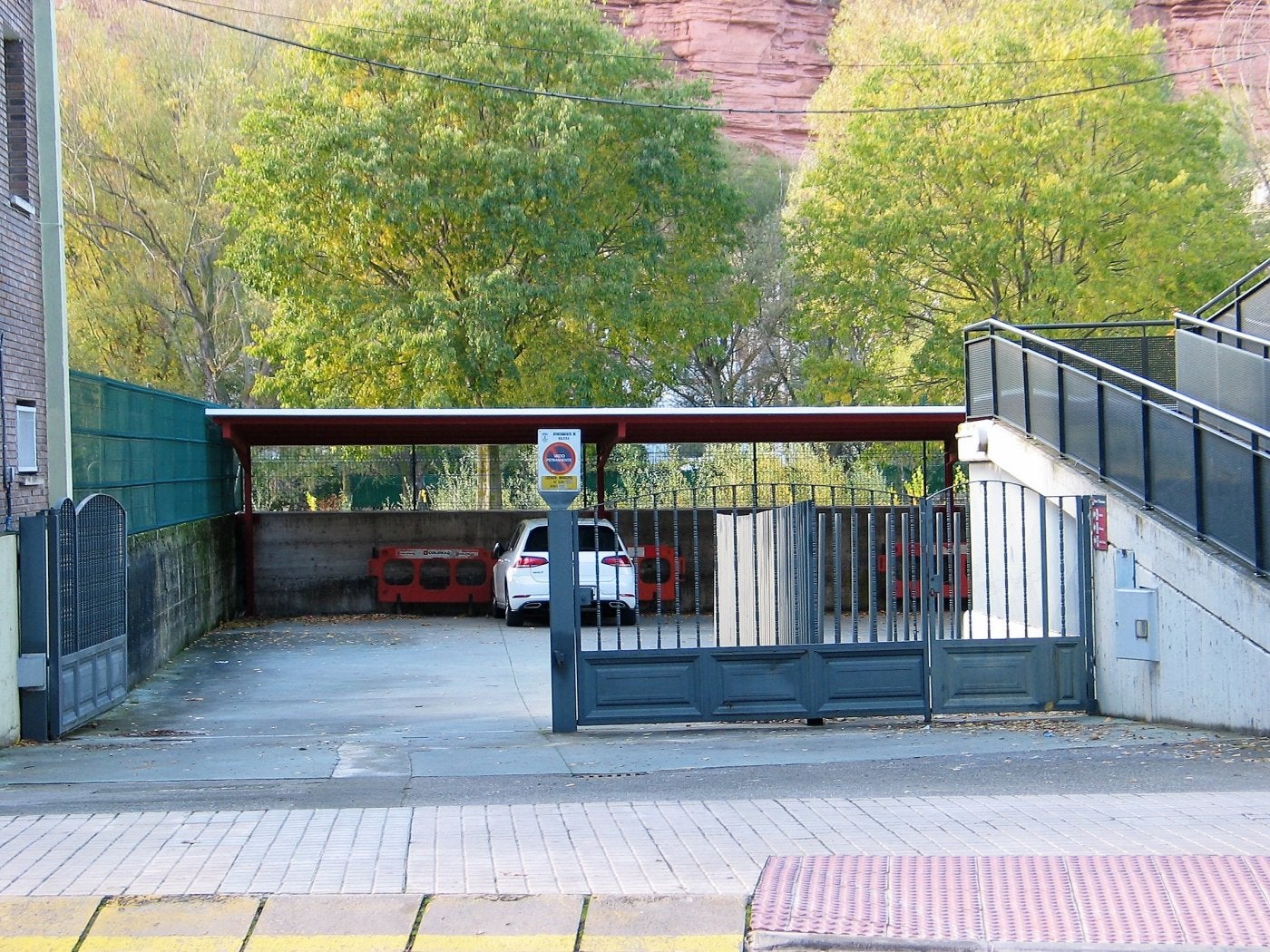 El enganche y traslado de vehículos por la grúa costará 171,79 euros de día en 2023