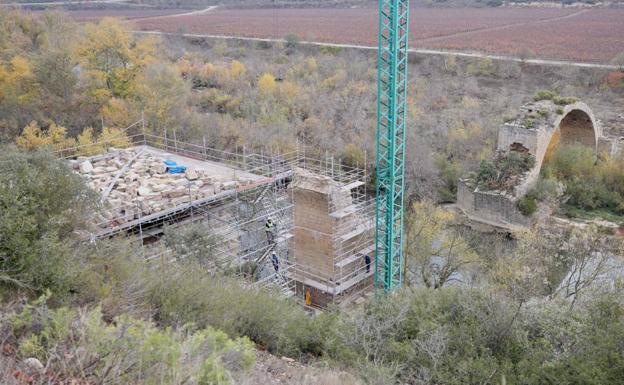 Las obras para restaurar el puente Mantible se prolongarán durante varios meses más