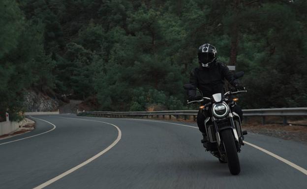 A todo riesgo o a terceros, ¿qué seguro de moto te conviene?