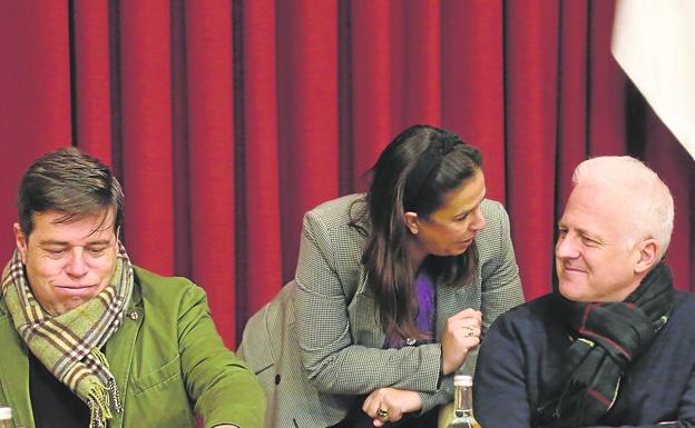 Hermoso de Mendoza: «Nos hubiese gustado abrir antes la estación, pero han ido surgiendo problemas»