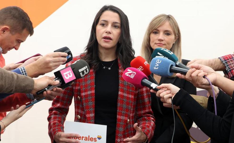 Guerra abierta en Ciudadanos tras pedir Arrimadas a Bal retirar su candidatura