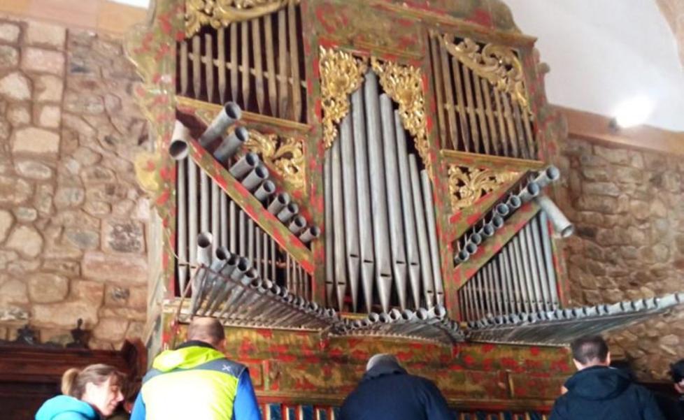 El órgano atronó por Santa Bárbara