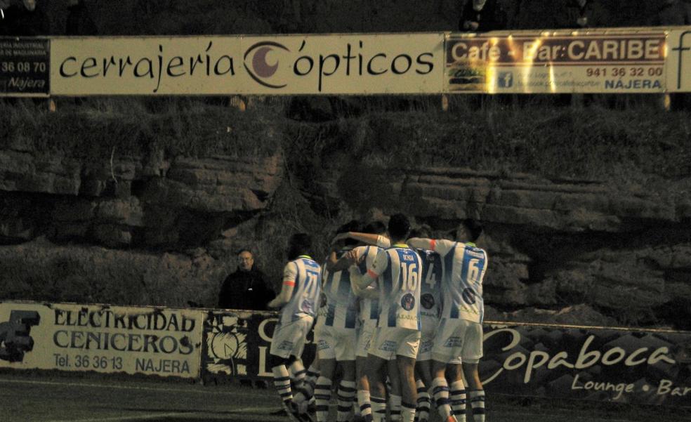 El Náxara vuelve a la senda del triunfo frente a un Comillas muy luchador