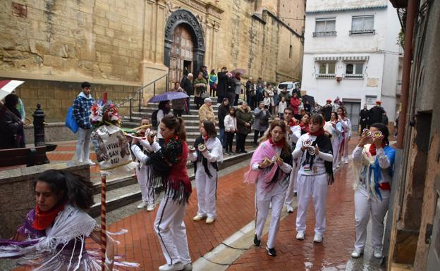 La gaita mixta bailó por la Inmaculada en Cervera