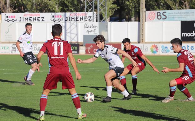 Tres goles de Yoldi devuelven al Alfaro a la última posición