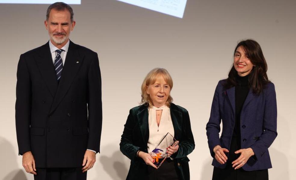 El Rey entrega a Arantza González Egaña el premio Fundación de Víctimas del Terrorismo