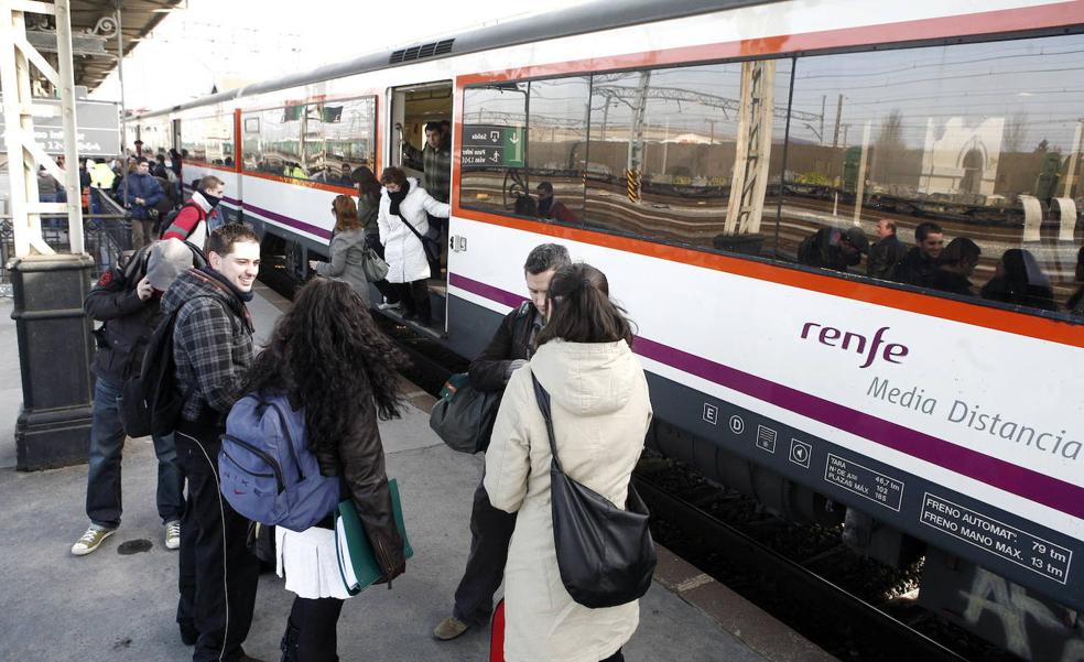 Renfe avisa a 75.000 infractores de la retirada de su abono gratuito por mal uso