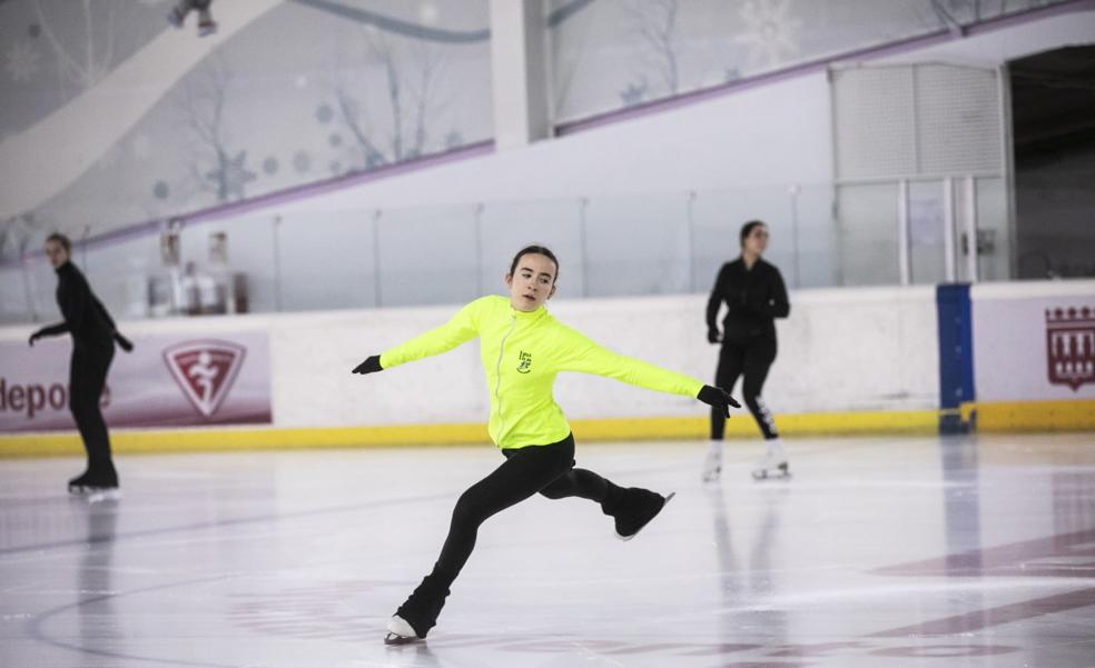 La elegancia sobre el hielo en los patines de Ruth y Mario