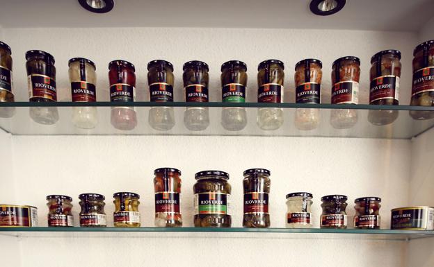 Rioverde compra la manchega Conservas Calzado y refuerza su liderazgo en encurtidos