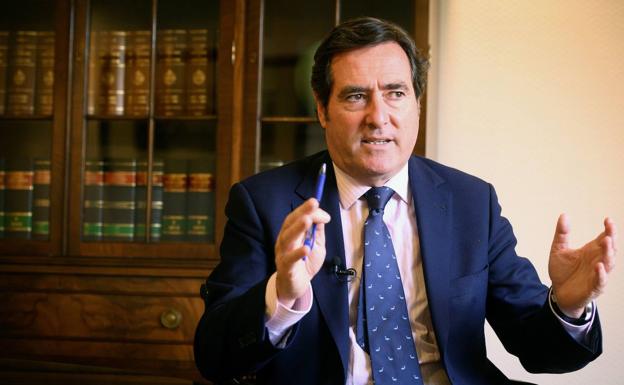 La CEOE pide rebajar impuestos con el dinero de los fondos europeos