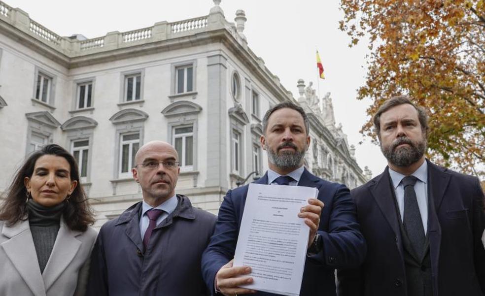 Vox se querella contra Sánchez por un delito de conspiración para la rebelión