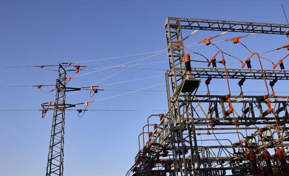 El precio de la luz se desploma este viernes un 66%