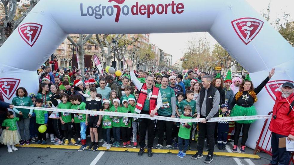 Disfraces y buen humor para la mini San Silvestre en Logroño