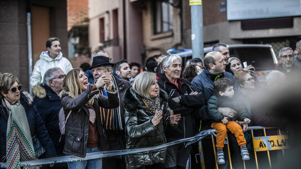 Pequeños y mayores se unen a la San Silvestre en Lardero