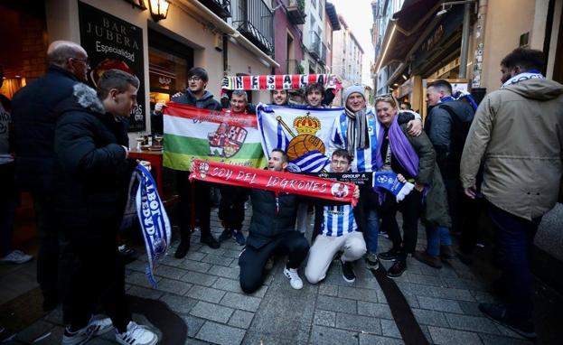 Las aficiones de la UD Logroñés y la Real Sociedad toman la ciudad