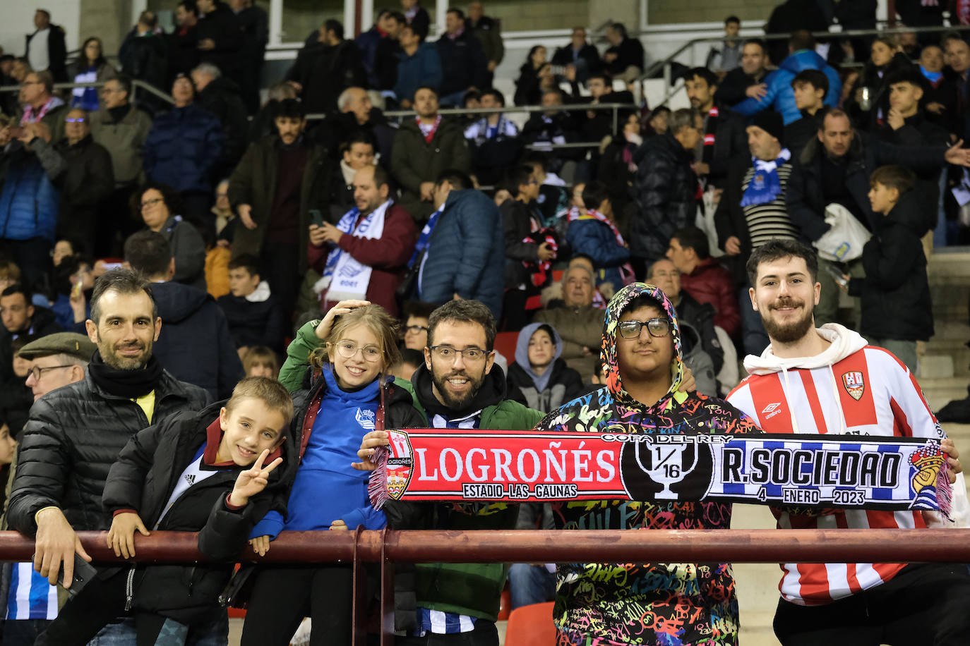 Una fiesta en las gradas de Las Gaunas