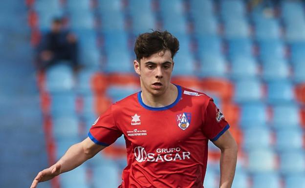 El Calahorra recupera para el primer equipo al extremo Pablo Sáenz