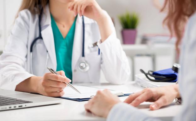 Salud liberará a los médicos de Primaria de las bajas de pacientes que no han valorado