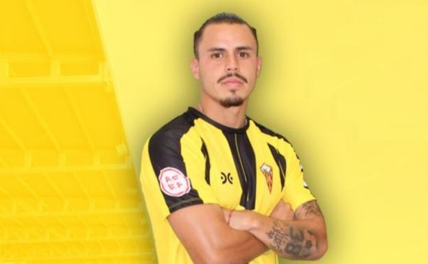 El Calahorra incorpora al mediocentro ecuatoriano Gustavo Quezada