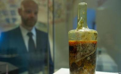 Debaten abrir y catar la botella de vino más vieja del mundo con 1.700 años de antigüedad