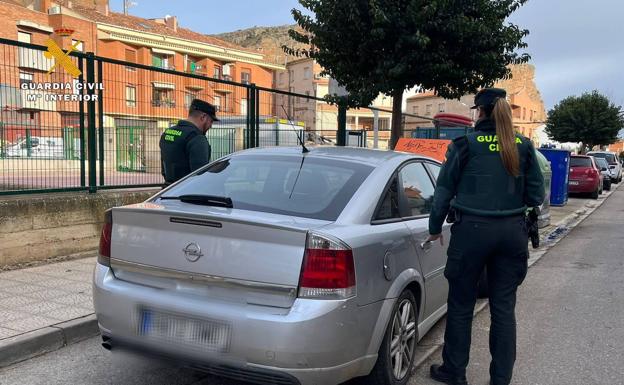 Persecución de película en Quel: un conductor drogado se salta un control y se da a la fuga a toda velocidad