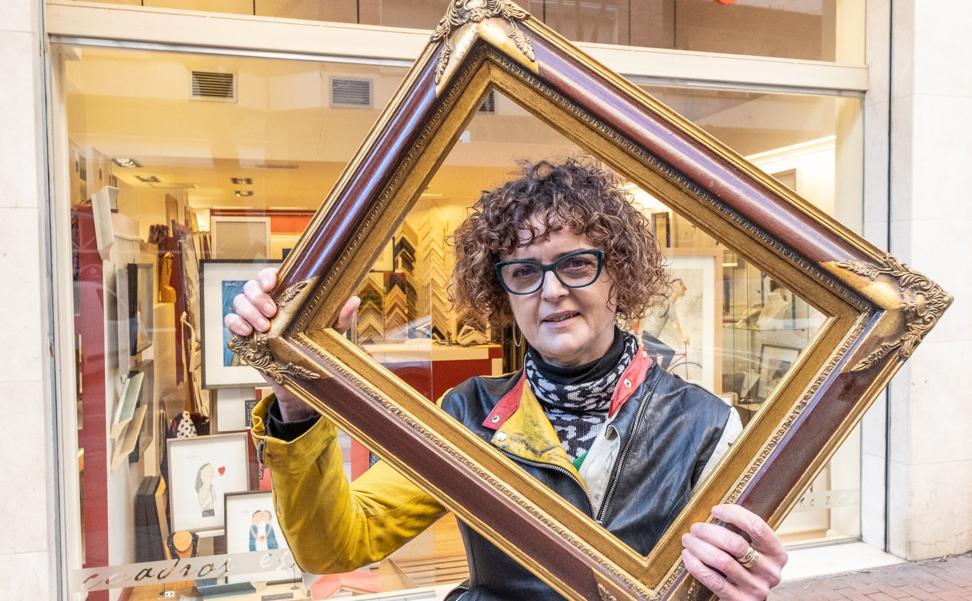 «Mucha gente pasa solo por ver el escaparate»