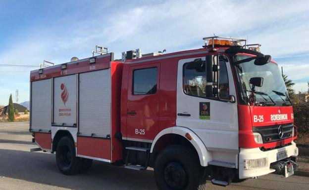 Arde un camión de recogida de residuos urbanos en Alberite