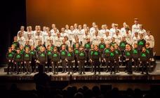 Los coros Calvete y Cuchuflete llenaron el Teatro Cervantes