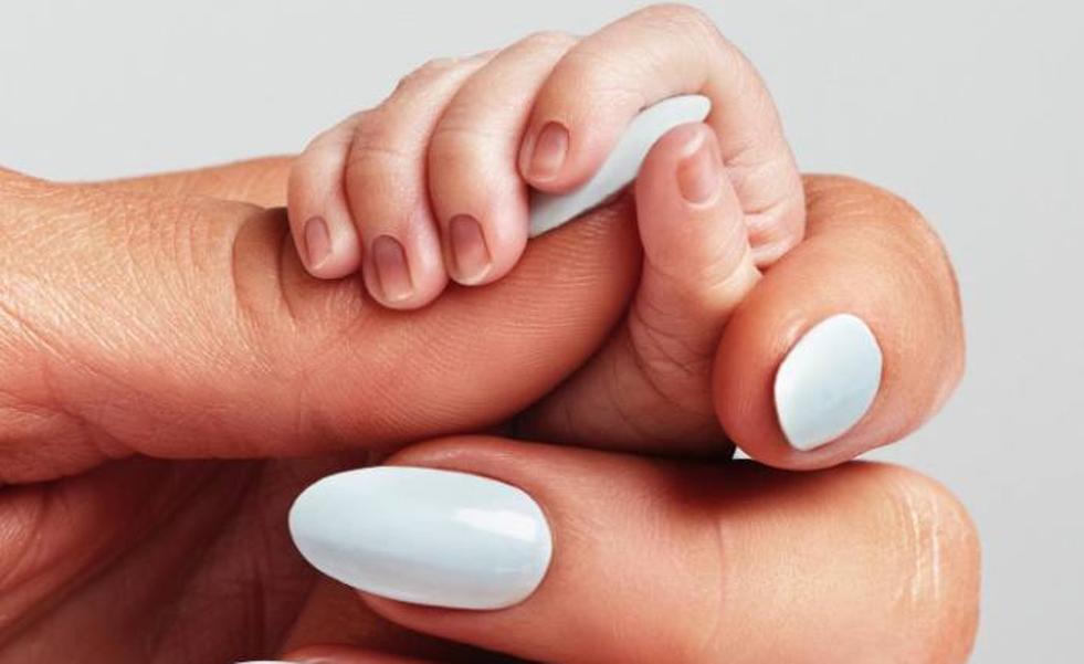 Paris Hilton da la bienvenida a su primer hijo