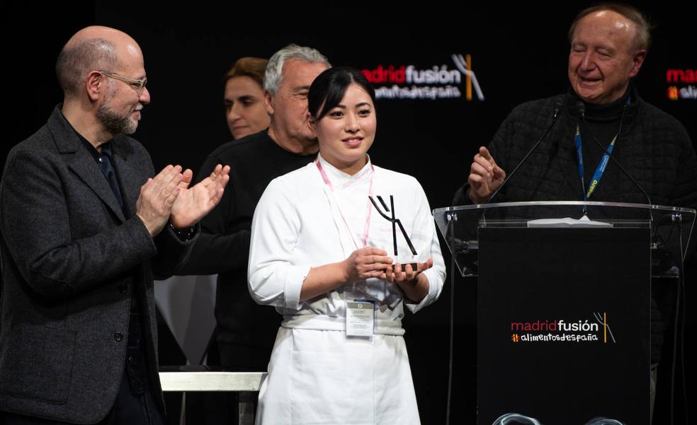 Noelia Tomoshige es la pastelera revelación con un postre de cítrico japonés y miel andaluza