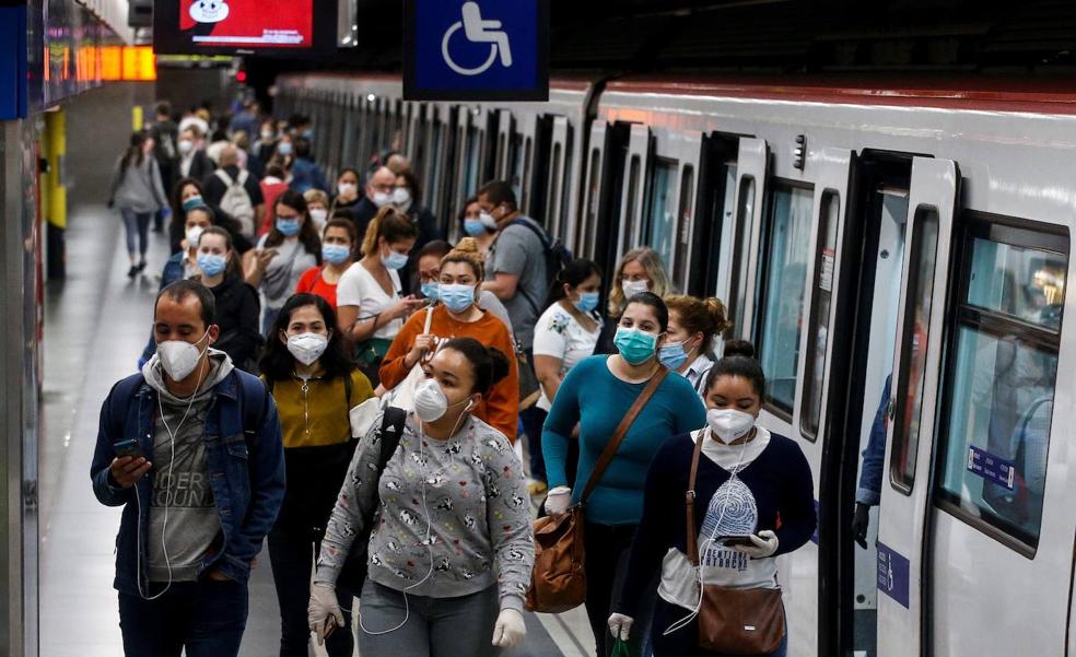 La mascarilla dejará de ser obligatoria en el transporte el 8 de febrero