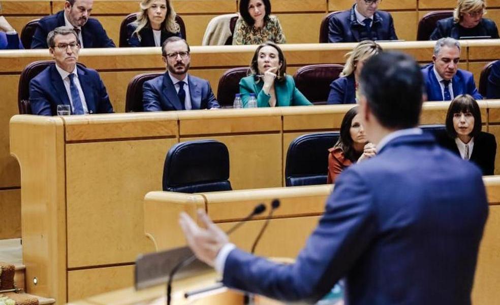 Feijóo acusa a Sánchez de avalar «a sabiendas» el error del 'solo es sí' en un bronco debate