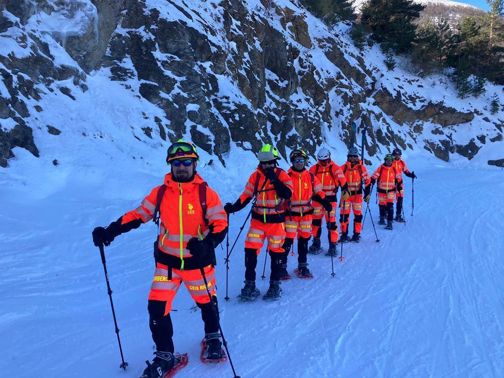 Formación en nieve para los bomberos del CEIS