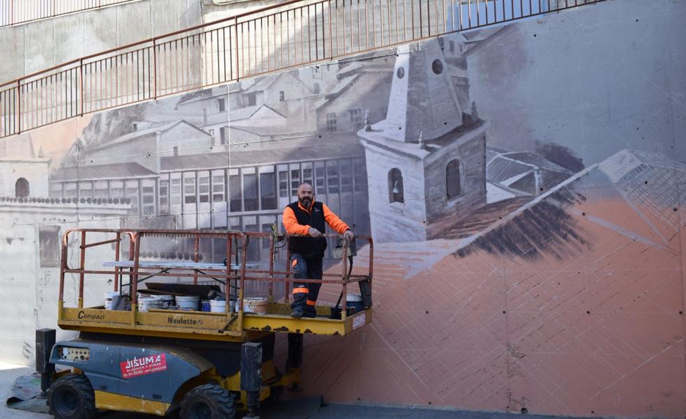 La antigua iglesia en un nuevo muro