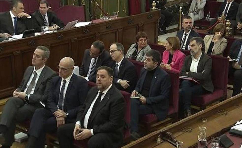 El Supremo deja inhabilitado a Junqueras y acusa a Sánchez de desguarnecer el Estado