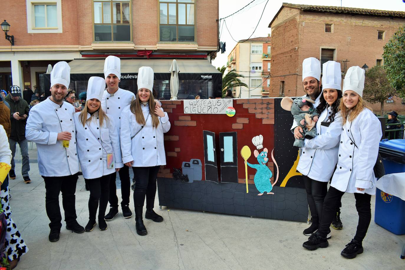 Tribus africanas, cocineros, superhéroes... en Lardero