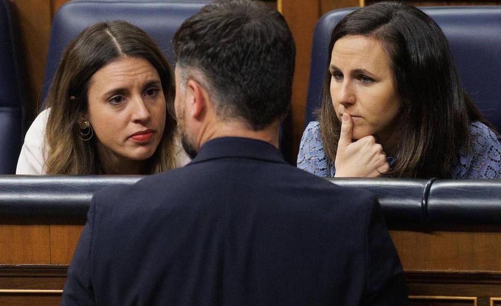 Montero invita a un gran acto feminista a la exministra Aído en plena crisis con el PSOE