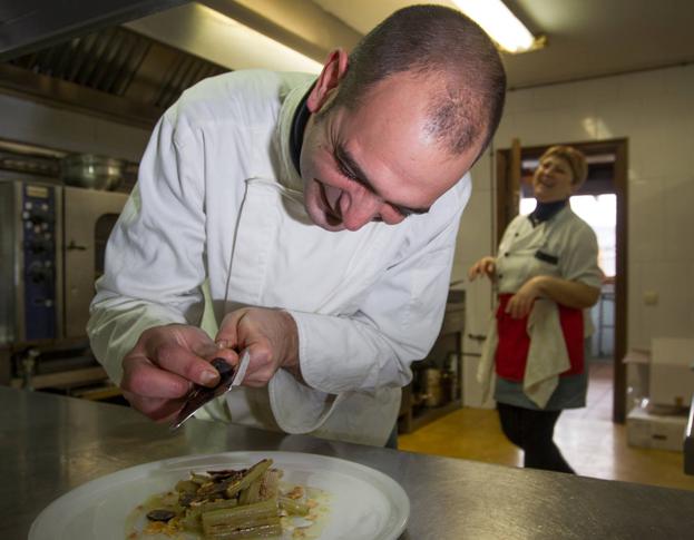 «Dice mi jefe de cocina que ahora hay que ir a por el segundo Sol»