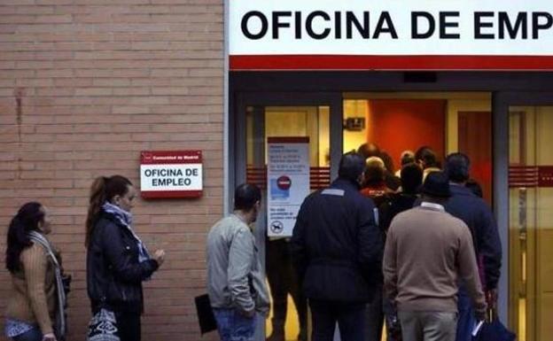 España crea 89.000 empleos en el mejor febrero desde 2015