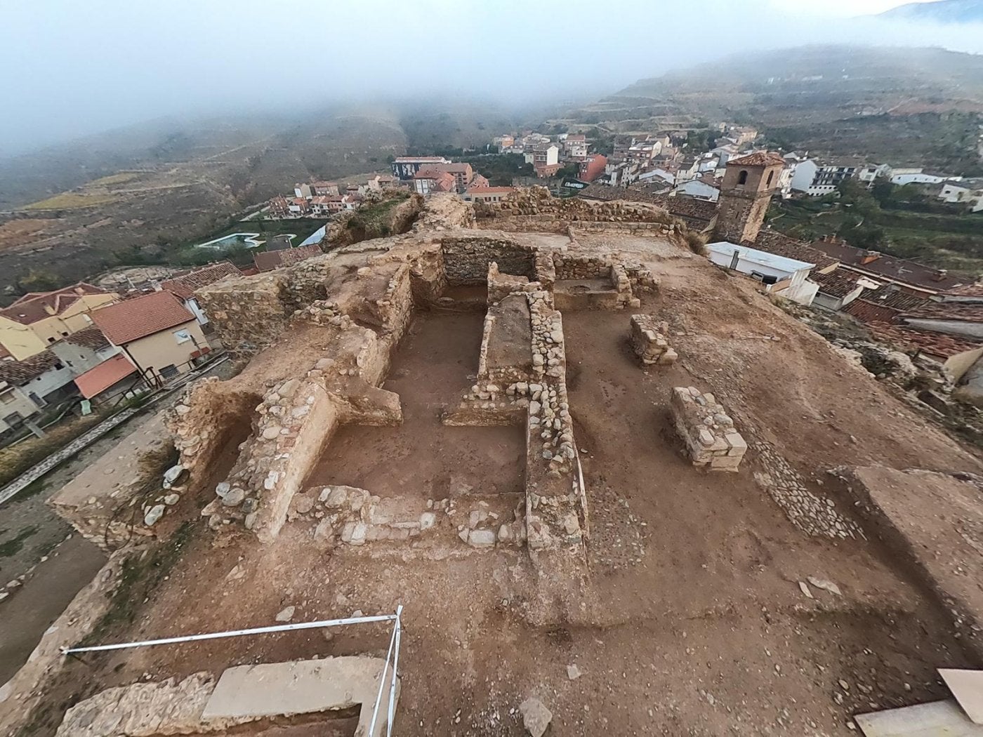 El castillo de Nalda, a falta de dos excavaciones arqueológicas, reinicia hoy sus visitas guiadas