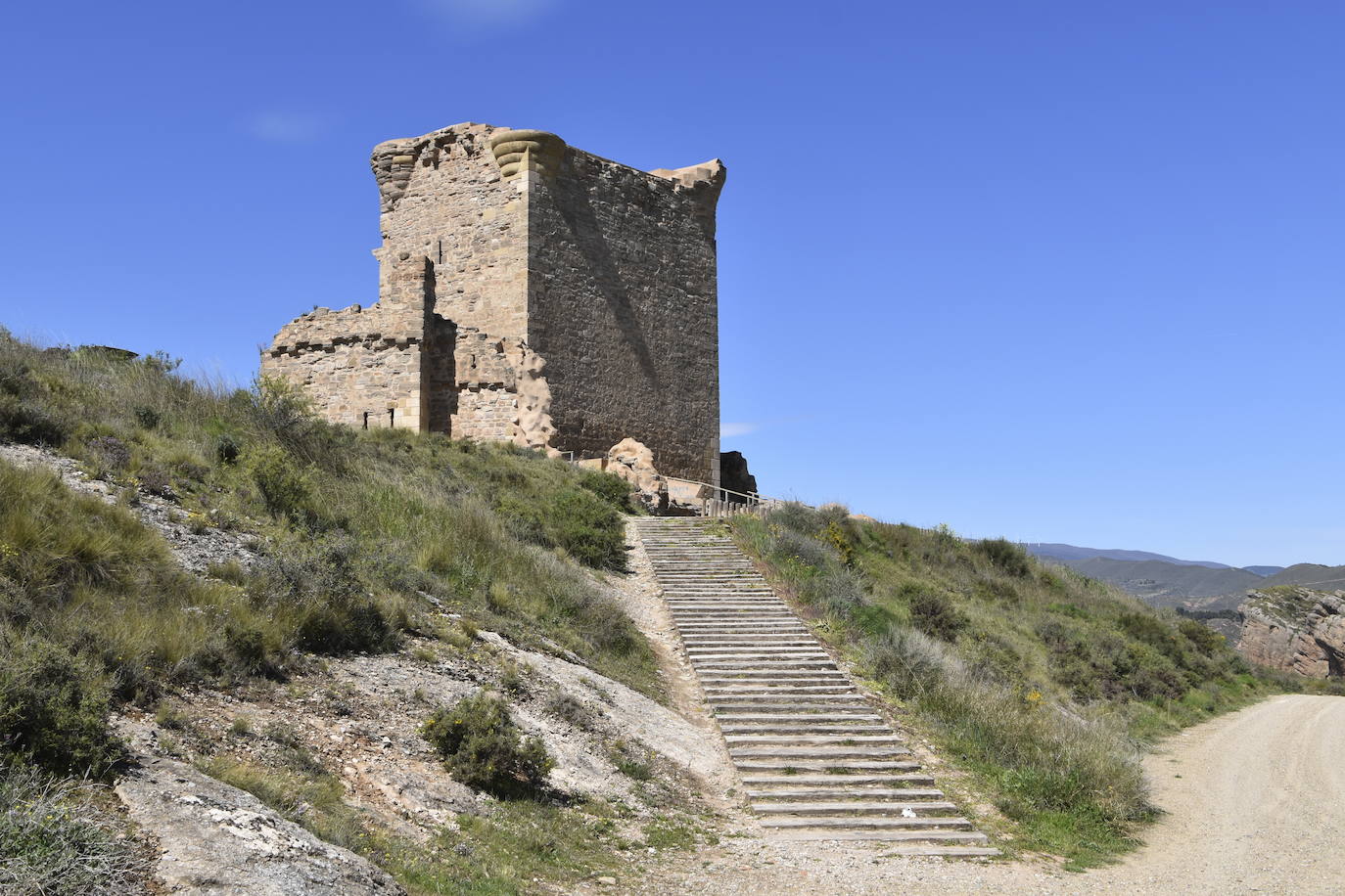 Quel oferta paseos para visitar el castillo y disfrutar de la floración