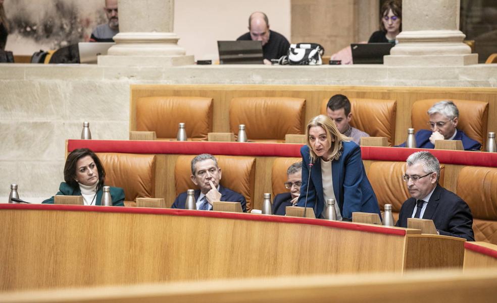 Andreu revoluciona la lista electoral del 28M, que solo mantiene a tres de los actuales diputados